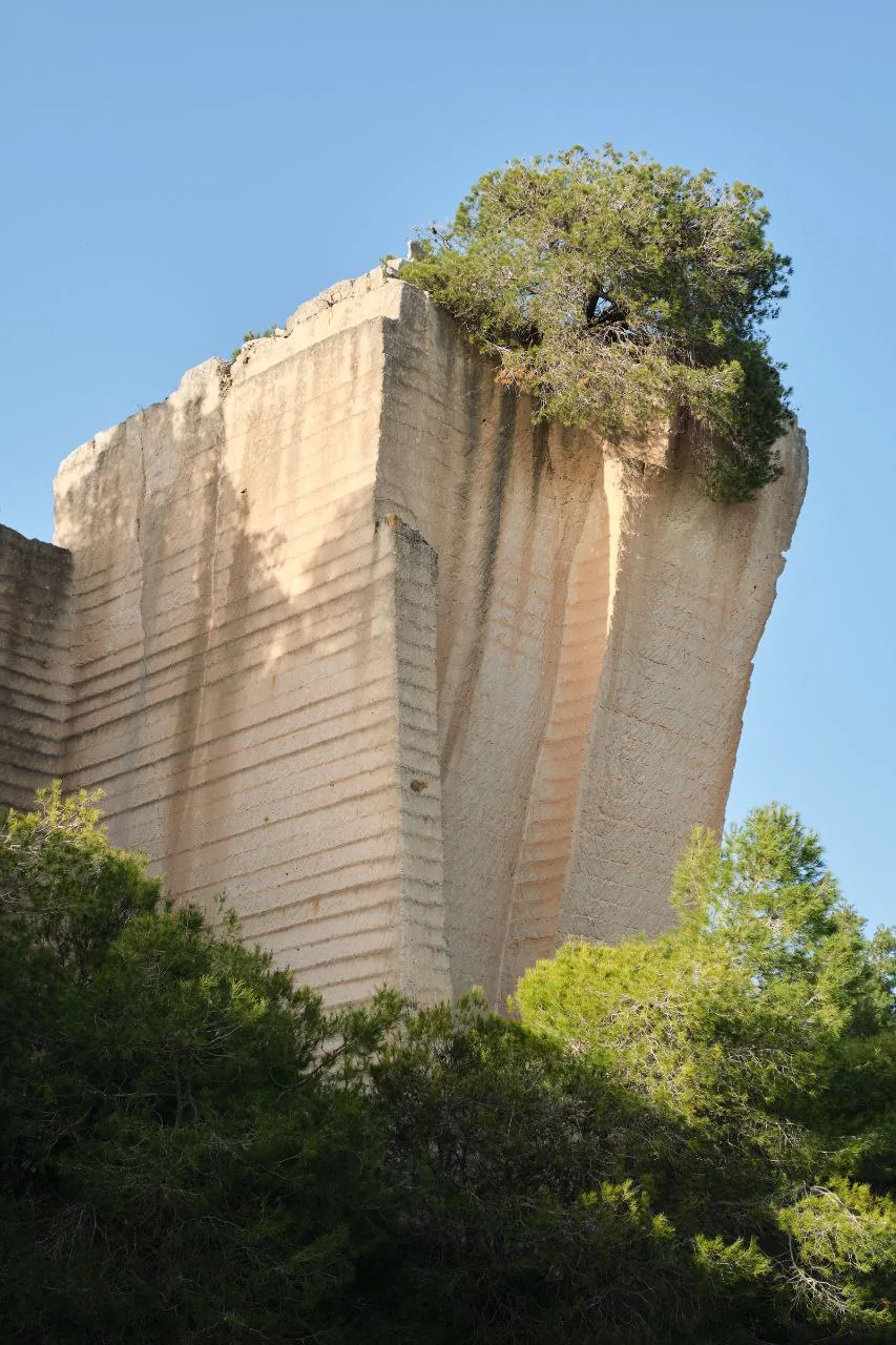 Cave di Fantiano &mdash; limestone monolith, Grottaglie